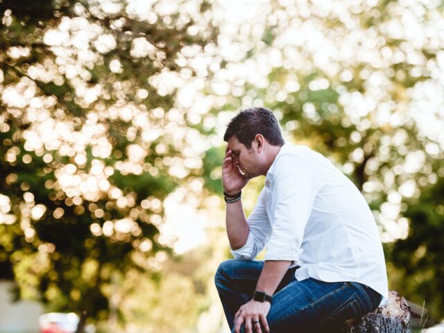 يشمل الضرر النفسي الناتج عن الحادث الألم، والحزن، وتراجع الاستمتاع بالحياة بشكل مؤقت أو دائم.