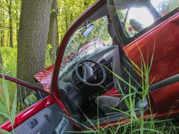 Auto's spelen een grote rol in de verkeersongelukken waarbij de meeste dodelijke slachtoffers vallen.
