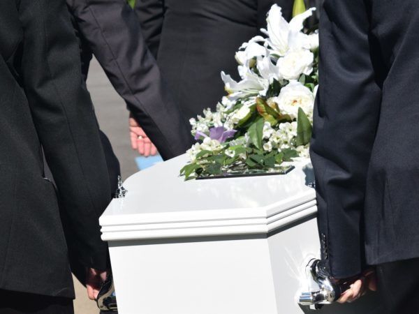 De begrafeniskosten vallen onder letselschade na een dodelijk ongeval.