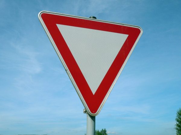 Als u dit bord ziet, weet u dan aan wie u voorrang moet geven?