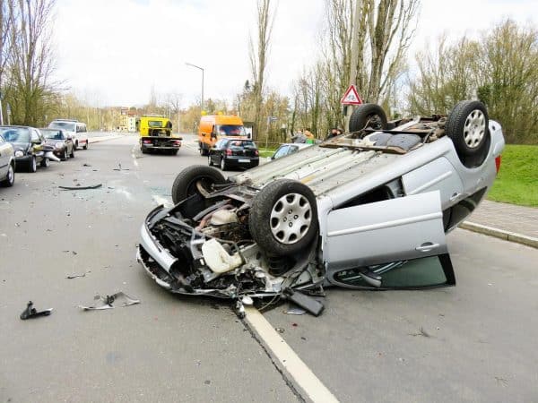 Onder stille getuigen vallen onder andere een stuk van de uitlaat van de auto die u heeft aangereden of remsporen.