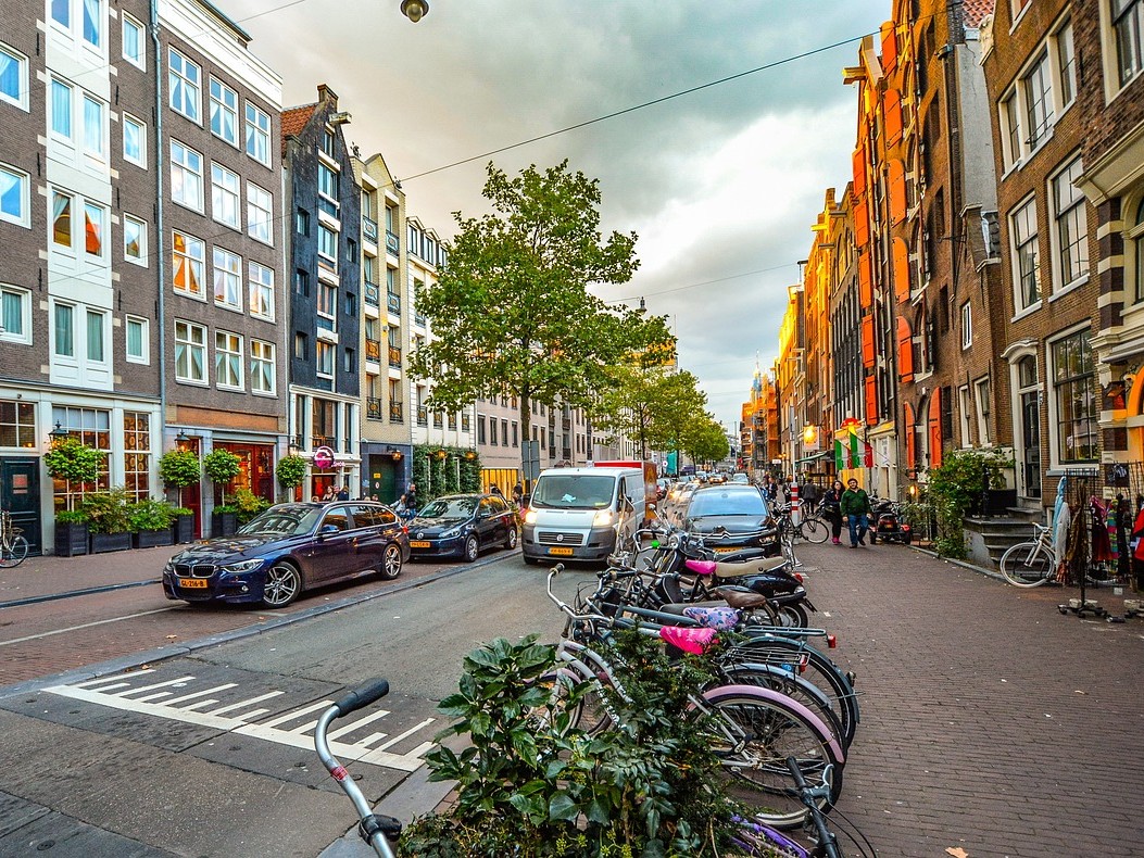 Als u bent aangereden door een bestelbus, heeft u in de meeste situaties recht op schadevergoeding.