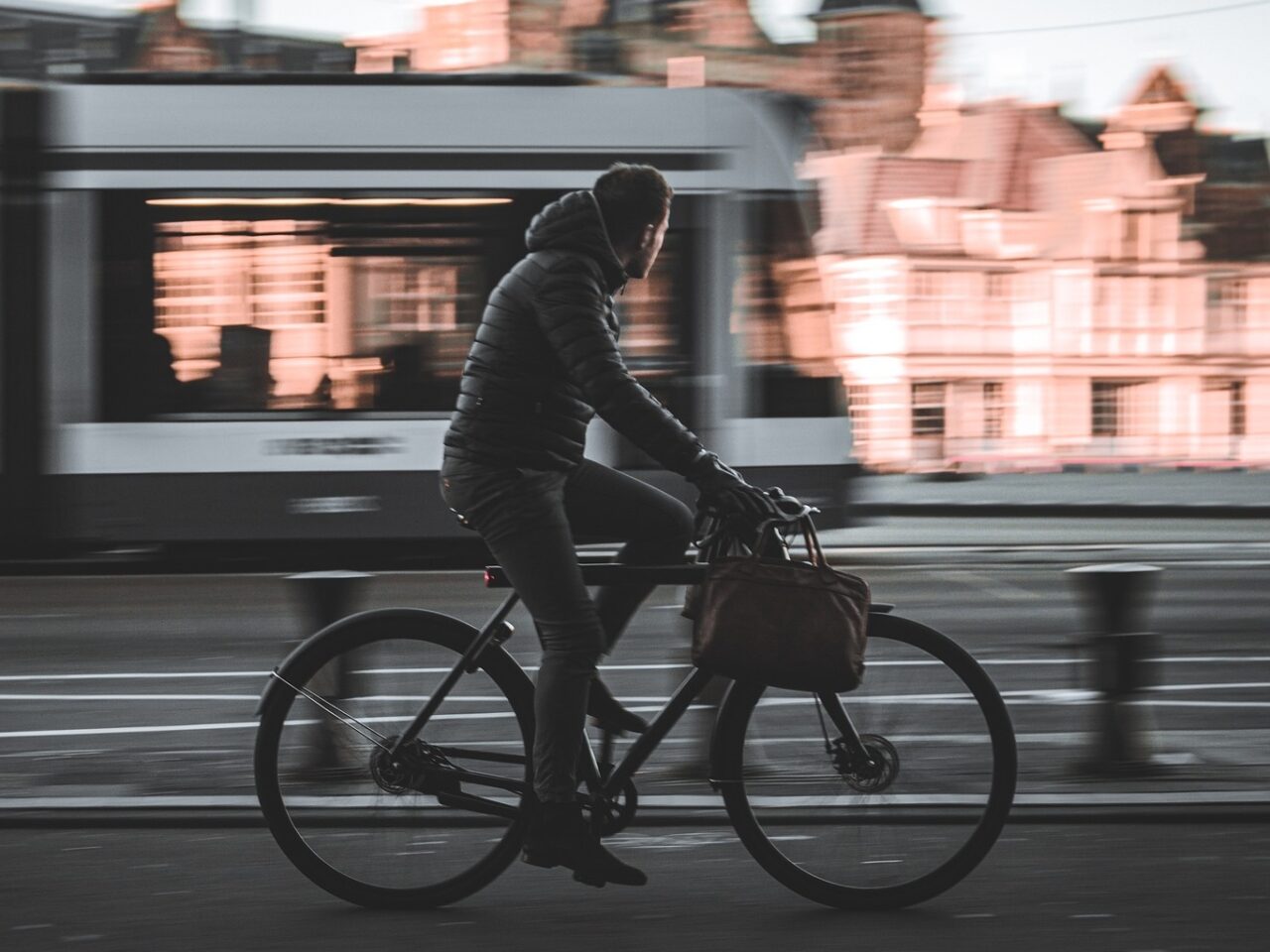 Wanneer u als fietser bent aangereden door een motorvoertuig, heeft u in de meeste situaties recht op schadevergoeding.