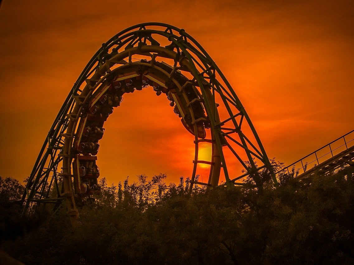 Wanneer een onderdeel van een attractie in een pretpark niet goed werkt of kapot is en u daardoor gewond bent geraakt, kunt u een schadeclaim laten indienen.