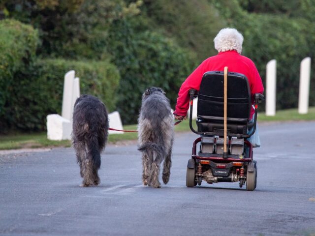 Wanneer u wordt aangereden op de scootmobiel, heeft u in de meeste situaties recht op schadevergoeding.