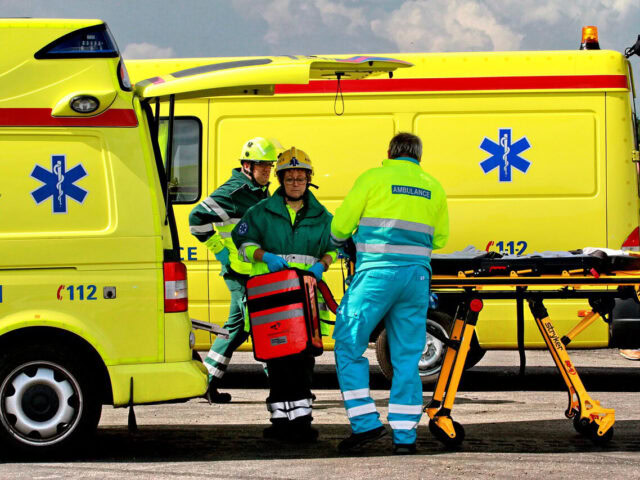 Ambulance Inschakelen Bij Ernstig Letsel Aspect Ratio 4 3