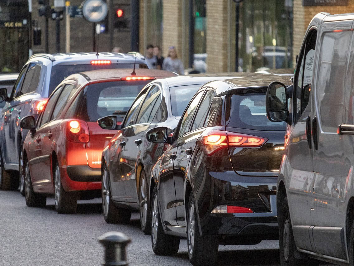 Nekpijn na een aanrijding ontstaat meestal wanneer u van achteren wordt aangereden door een andere verkeersdeelnemer.