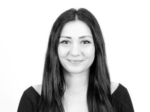 Tugce Vierkant Klein Aspect Ratio 4 3