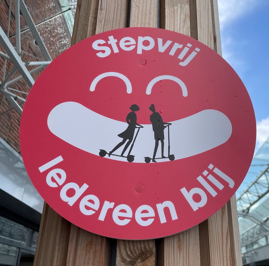 Verkeersbord Stepvrij Iedereen blij.